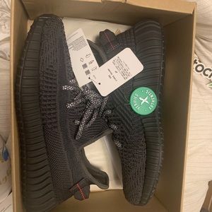 Yeezy boost 350 v2 size 6 non reflective